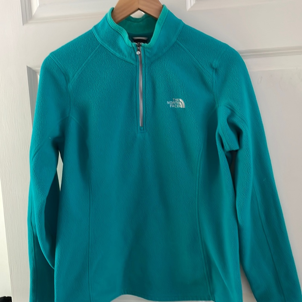 North face micro fleece quarter zip. Large